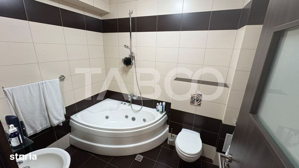 Apartament spatios 78 mp cu 3 camere si balcon 9 mp in zona Turnisor
