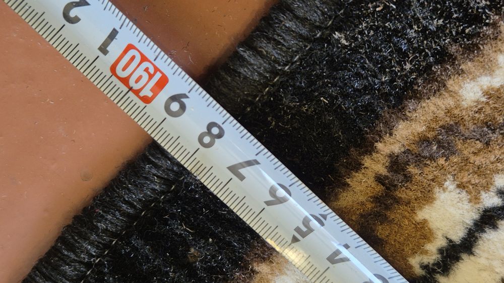 Продам ковер 2,6 м на 1,9 м