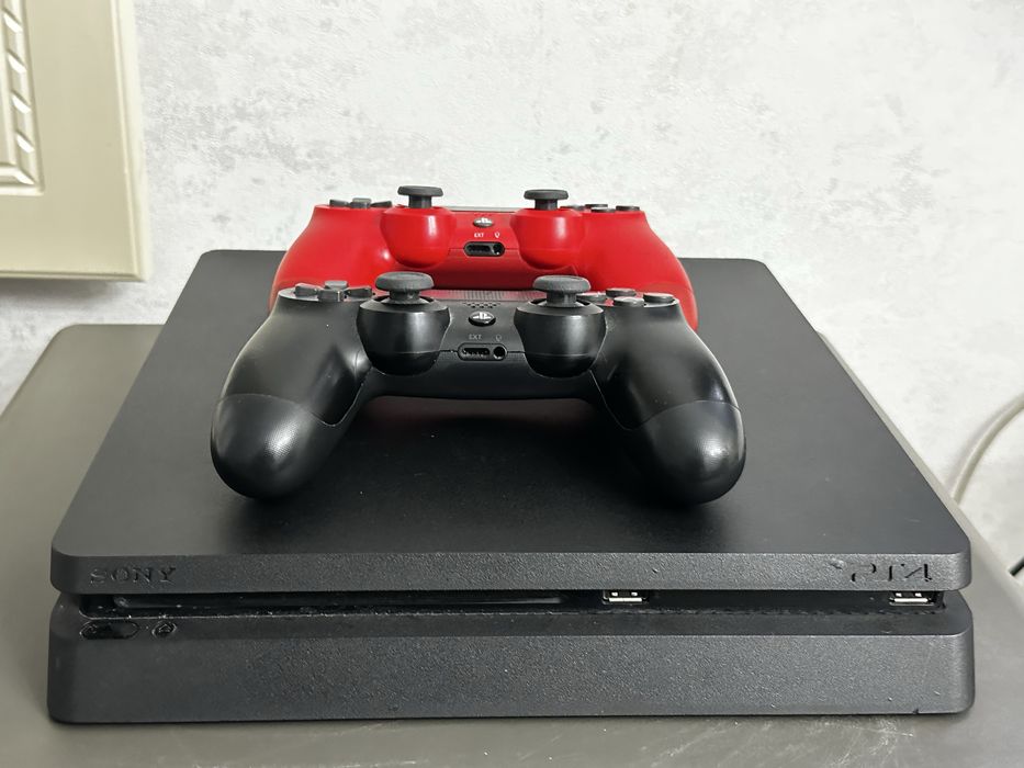 Срочно! Продам прошитую playstation 4 slim 1tb