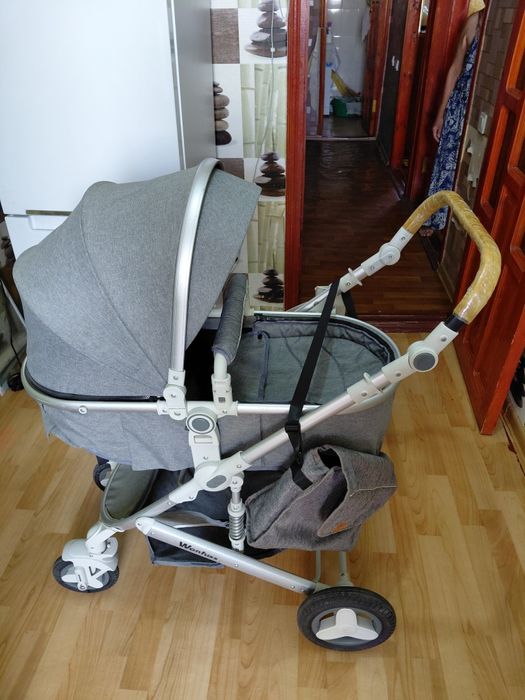 Продаю коляску 35000