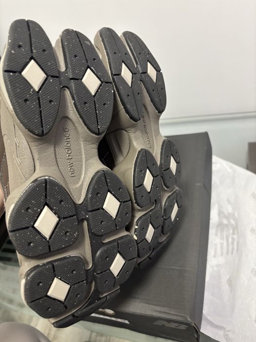 New Balance 9060 maro