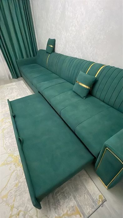 Продается диван для гостиной