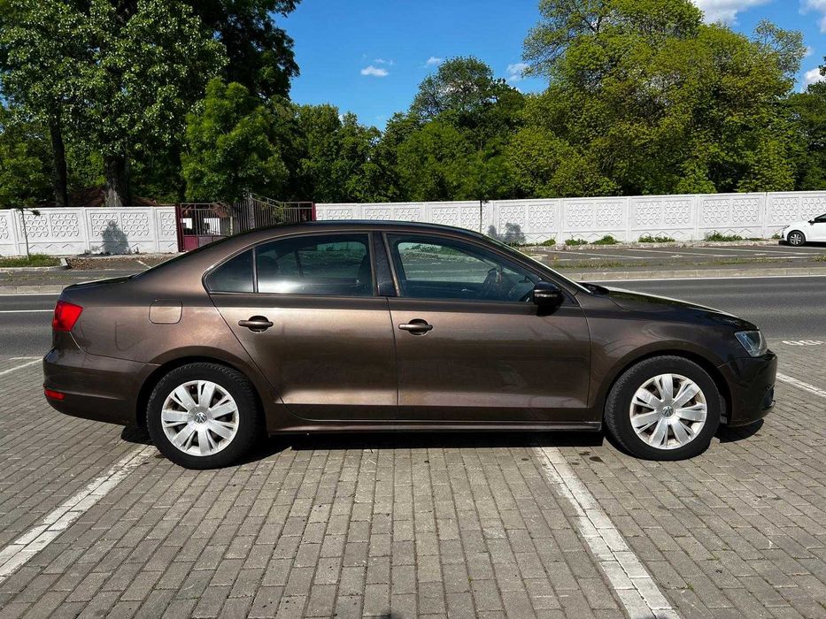 VOLKSWAGEN Jetta 2011 — imagine 2