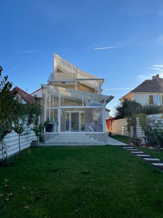 VILA de Inchiriat - CALEA DUMBRAVII, langa parcul Sub Arini