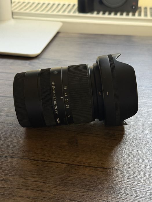 Obiectiv Sigma 18-50mm f2.8 DC DN Sony E - Stare excelentă