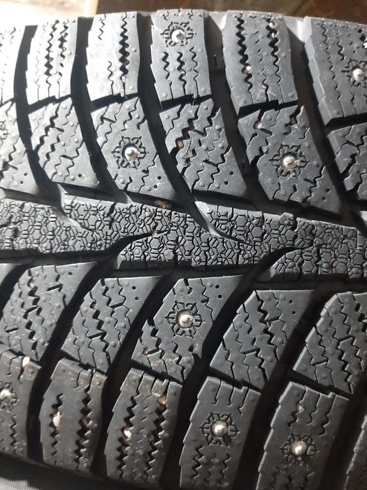 Продам шины 215/55/17 Корея.