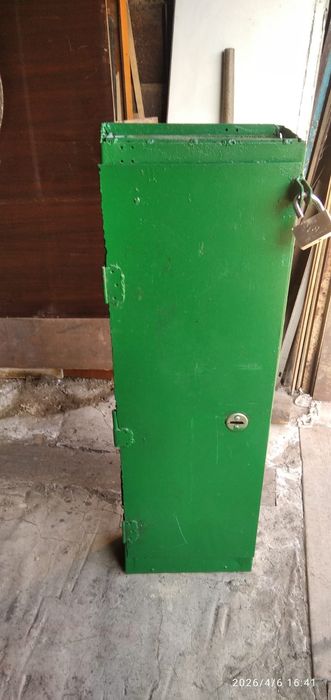 Продам сейф не новый