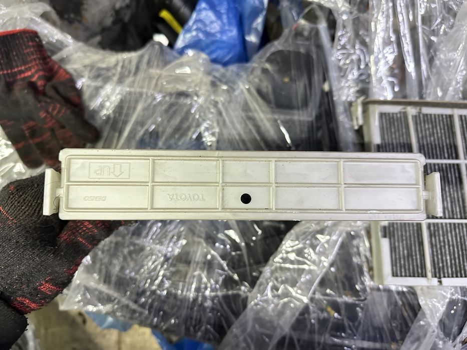 Салонный фильтр на Lexus RX300