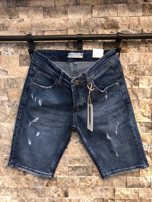 Vând blugi diferite culori