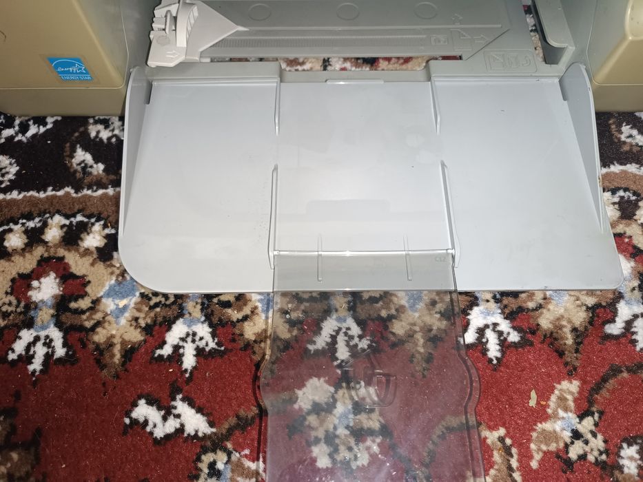 Продам принтер  проблема картриджей