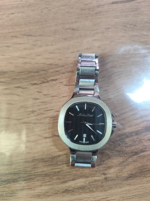 Продам часы в отличном состоянии