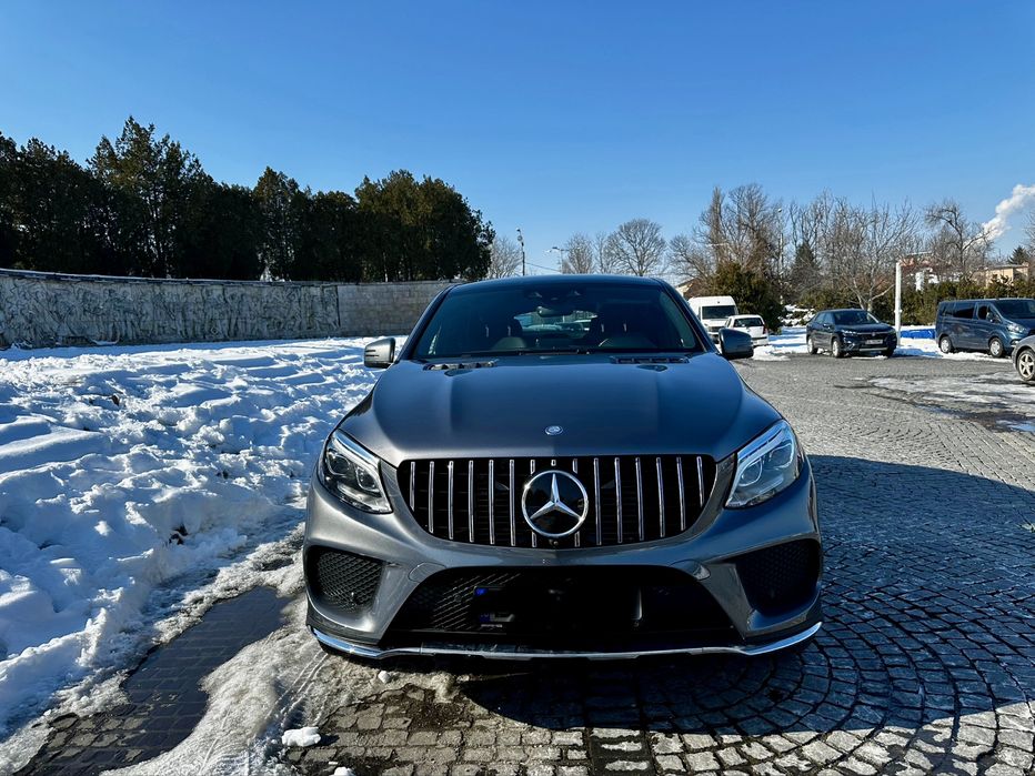 Mercedes GLE Coupe. / Variante imobiliare