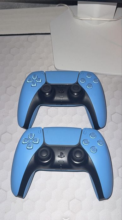 Vand 2 manete de ps5
