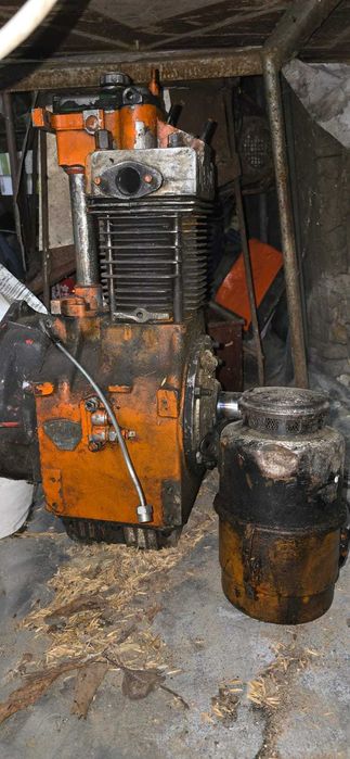 Pluguri, bilon, cositoare/tocatoare, motor pasquali 18 cai 4x4