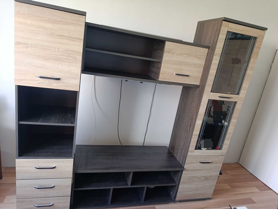 Секция с витрина, гардероб 2 крила ТV шкаф