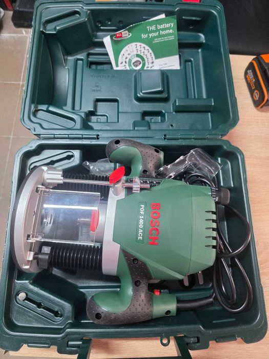 Masina de frezat Bosch POF 1400 ACE (060326C820)