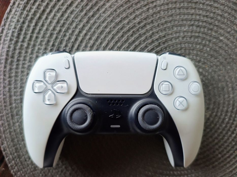 Vând PS5 Fat DiskEdition 825gb+Controller