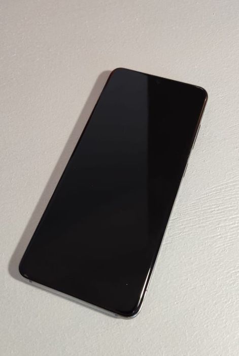 Samsung S20 в отличном состояние