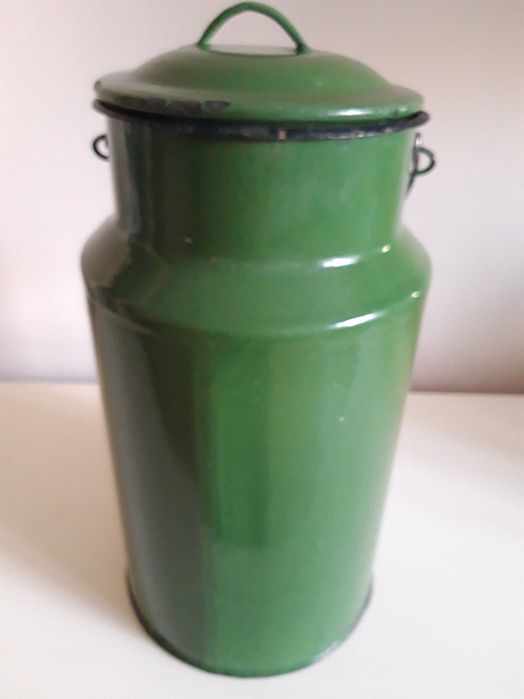 Продаются ведро и бидон