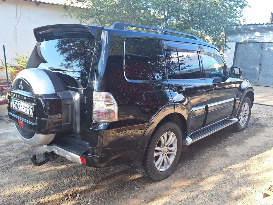 Mitsubishi Pajero 2011 года