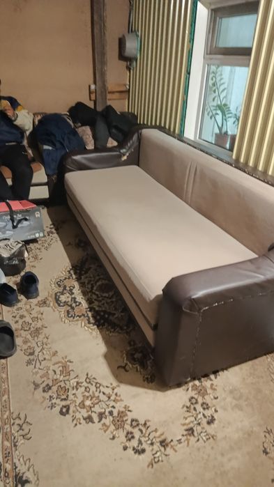 Продам диван, стол письменный