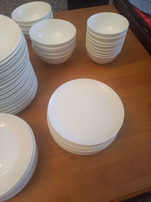 Белый сервиз хорошего качества