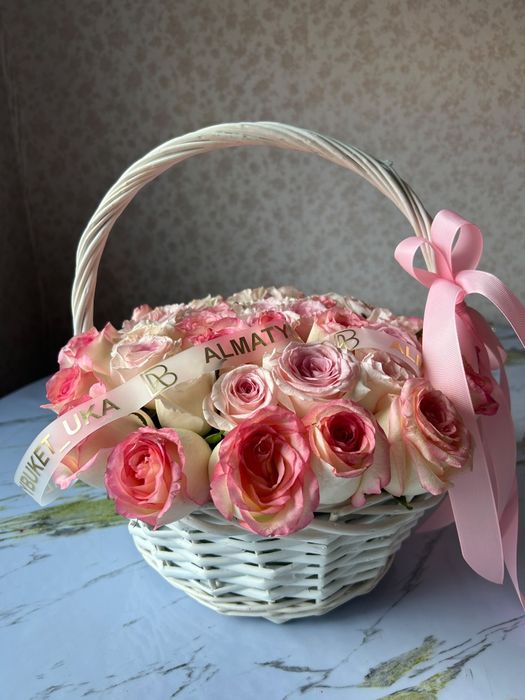 Цветы розы розовые, красные