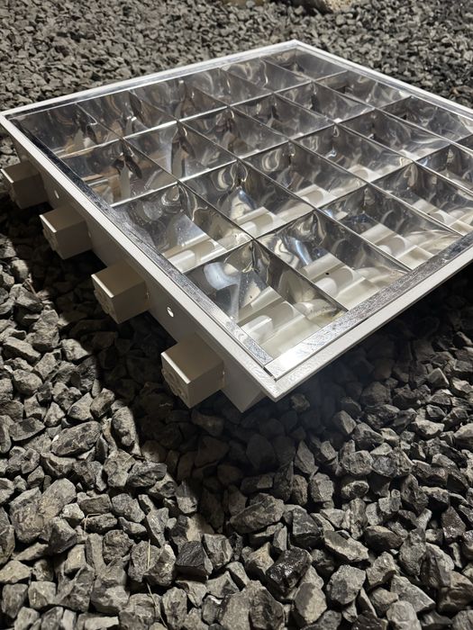 Corp luminat cu neon  25 lei