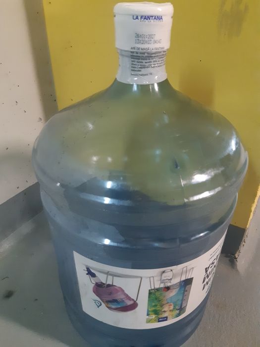 Bidon de apă fîntîna
