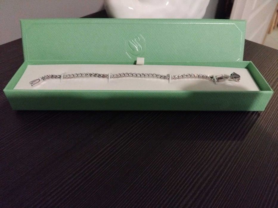 Swarovski гривна