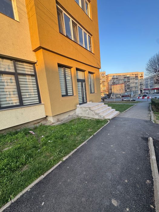 Spațiu comercial PREMIUM 55mp, renovat complet, parter, acces stradal – ideal birou/cabinet
