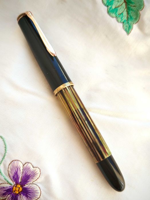 РЯДКА Оригинална Немска Писалка Pelikan 400 Със Златно Перо 585