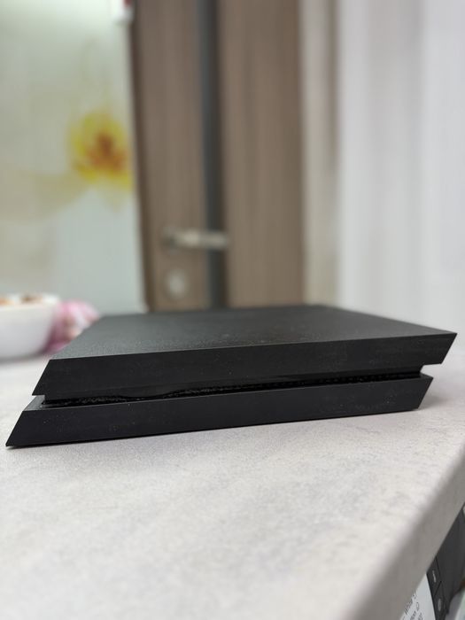 Playstation 4 500gb+ controller+ jocuri