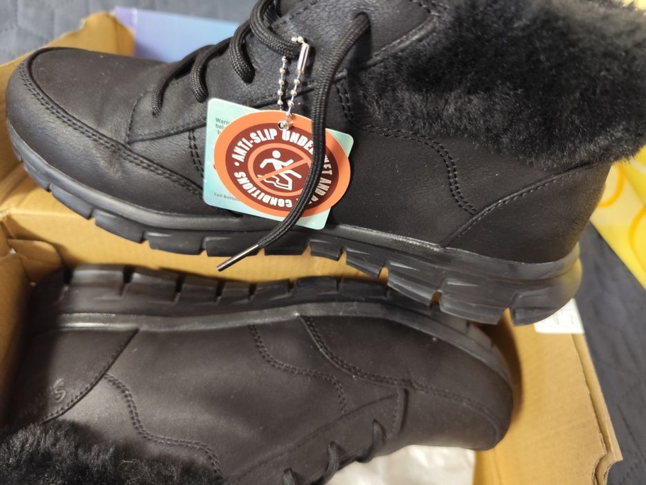 Adidas gheata Skechers 39