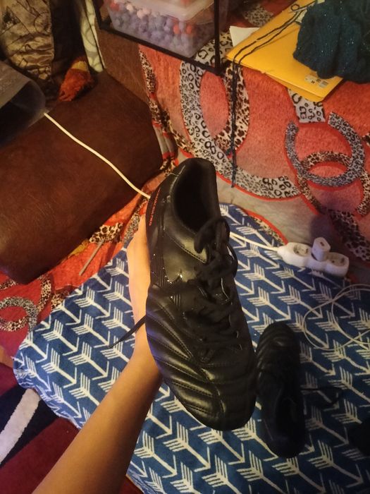 Adidasi fotbal mărime 41 MONARCIDA NEO