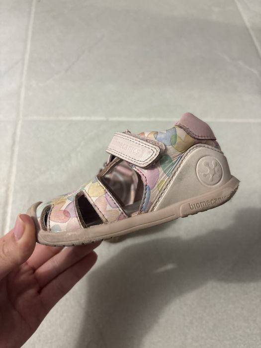 Sandale Biomecanics piele marimea 22+balerini H&M cadou