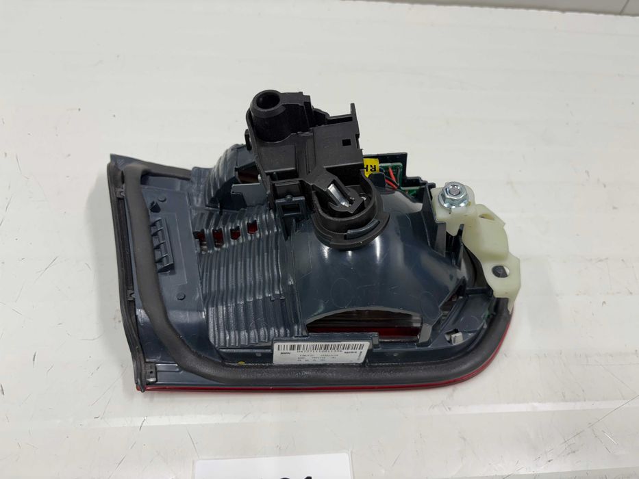 Десен вътрешен стоп Стоп заден капак БМВ Ф30 Ф31 Преди фейс