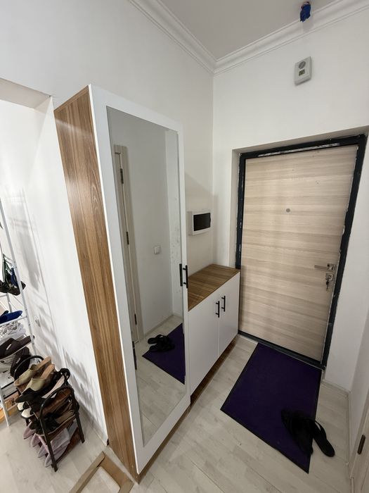 Polka oyoq kiyim shkaf