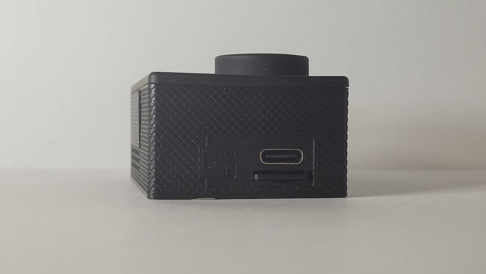 Экшен камера новая