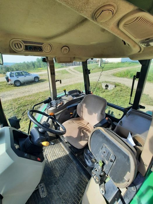 Tractor John Deere 5100M