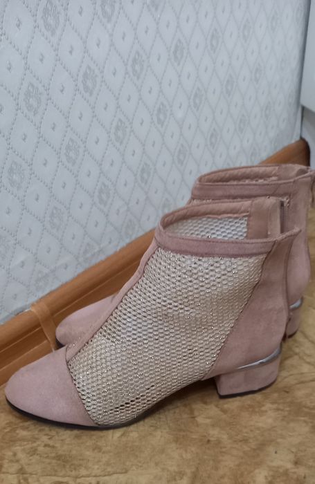 Продам 38 размер 4000 т