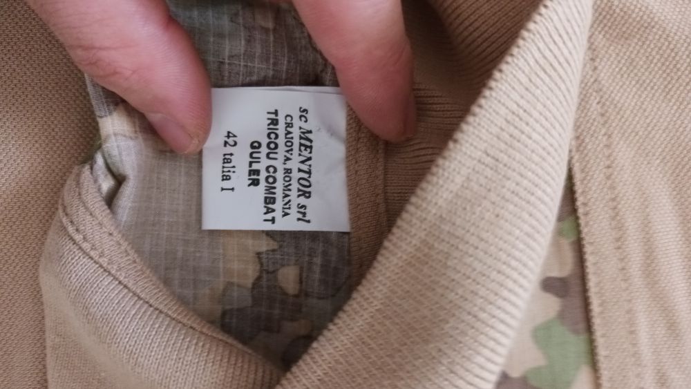 Vând ținută combat