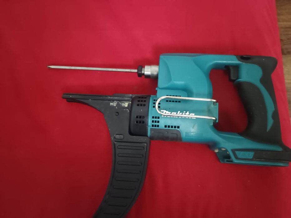 Mașină de înșurubat Makita DFR550