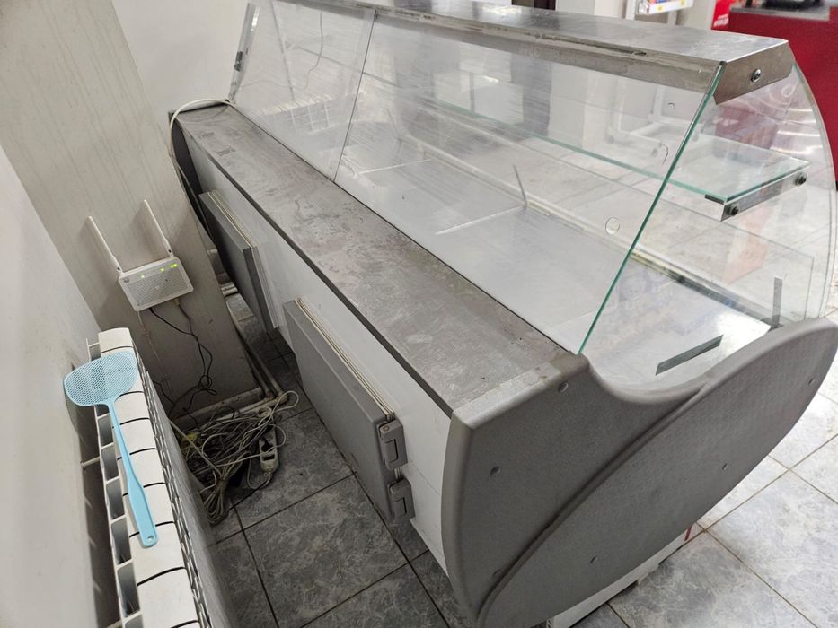 Холодильник,для магазина