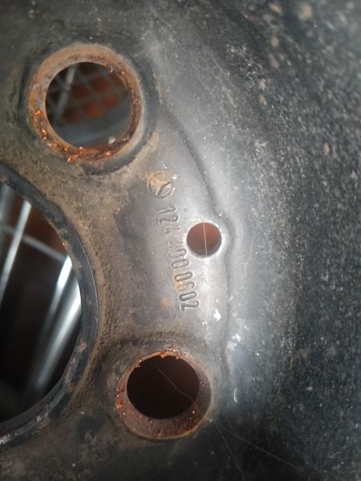 продам Запчасти от mercedes 124