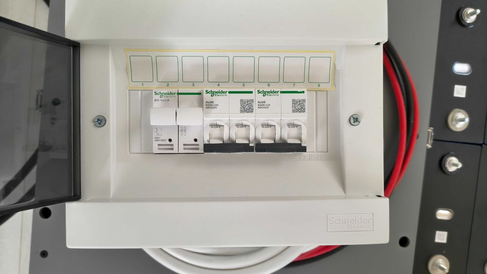 SISTEM STOCARE FOTOVOLTAIC OFF-GRID sau HIBRID 24V/AC 3,5kW /Baterie 8 kWh LFP - COMPLET, ASAMBLAT, GATA DE INSTALARE / SOLAR