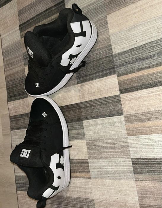 Vand  mărimea 42*universali*