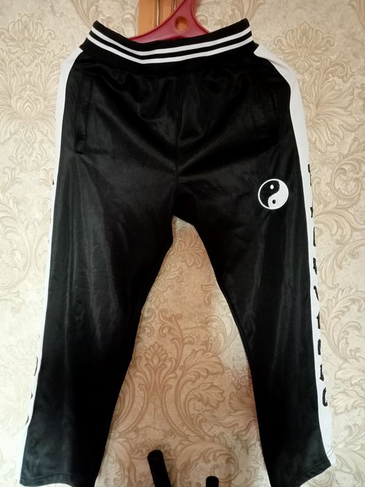 Таэквондо одежда 12 лет,мальчику срочно!!!