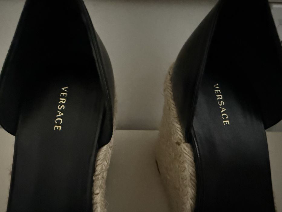 Оригинални еспадрили на Versace