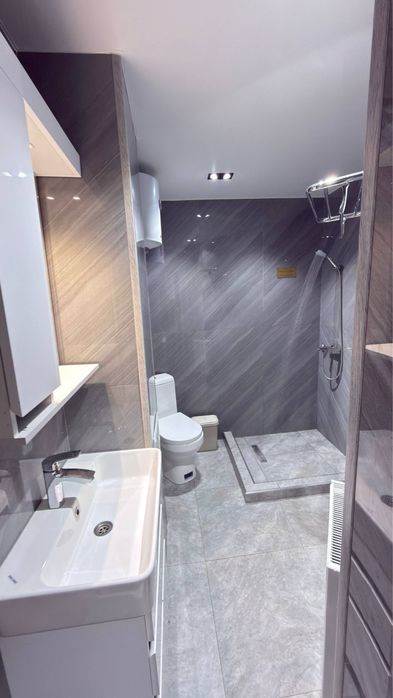 1 хонали студия кв 45м² 5-қават 8 қаватли лифтли дом. ор: крытый рынок